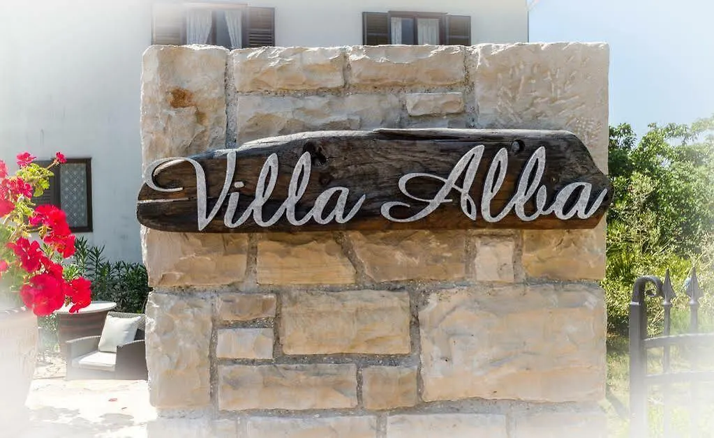Villa Vista Pola 0*,