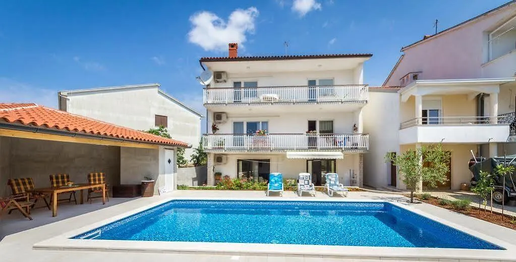 Villa Vista Pola Appartamento